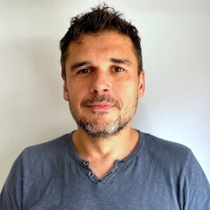 Toni Martínez